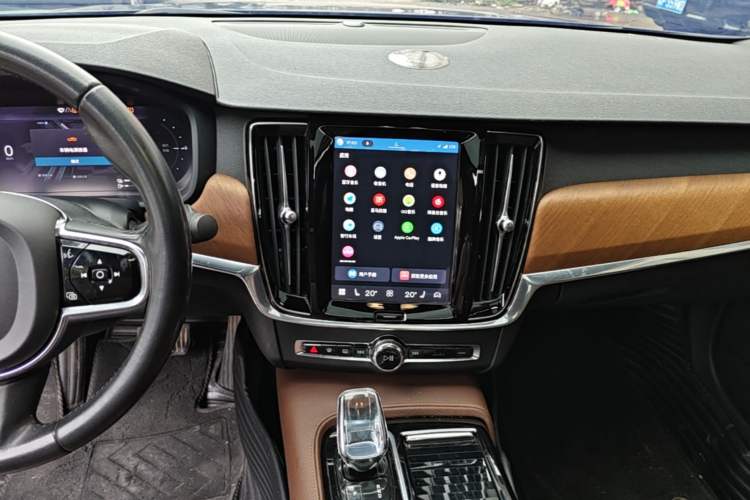 Used Volvo S90 New Energy 2022 T8 eDrive Hybrid Luxury Edition Audio And AC Panel