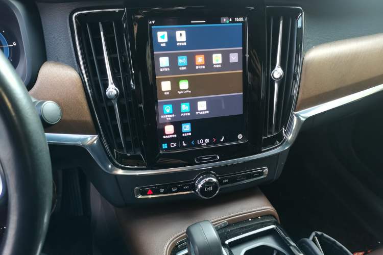 Used Volvo S90 New Energy 2022 Restyled T8 E-Drive Hybrid Zhiyi Luxury Edition Audio And AC Panel