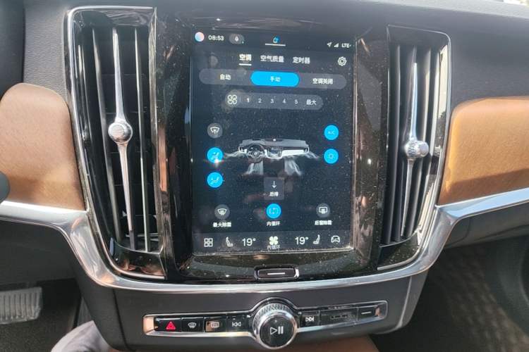 Used Volvo S90 New Energy 2022 T8 eDrive Hybrid Luxury Edition Audio And AC Panel