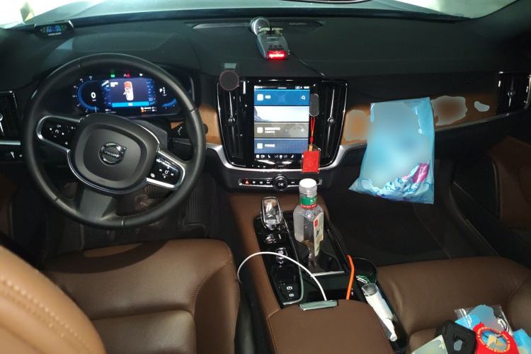 Used Volvo S90 New Energy 2022 T8 eDrive Hybrid Luxury Edition Center Console
