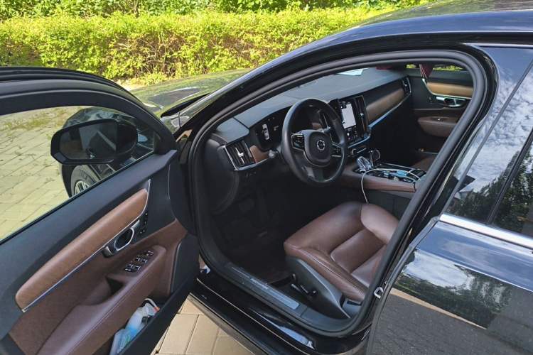 Used Volvo S90 New Energy 2022 T8 eDrive Hybrid Luxury Edition Driver Seat