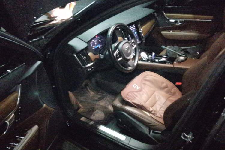 Used Volvo S90 New Energy 2022 T8 eDrive Hybrid Luxury Edition Driver Seat