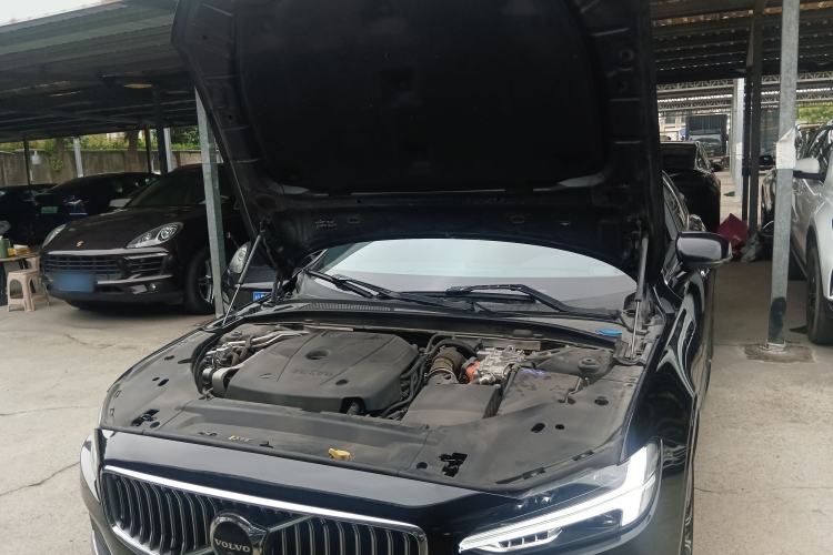 Used Volvo S90 New Energy 2022 T8 eDrive Hybrid Luxury Edition Engine Bay