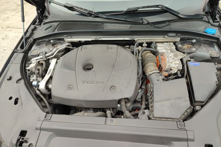 Used Volvo S90 New Energy 2022 T8 eDrive Hybrid Luxury Edition Engine Bay