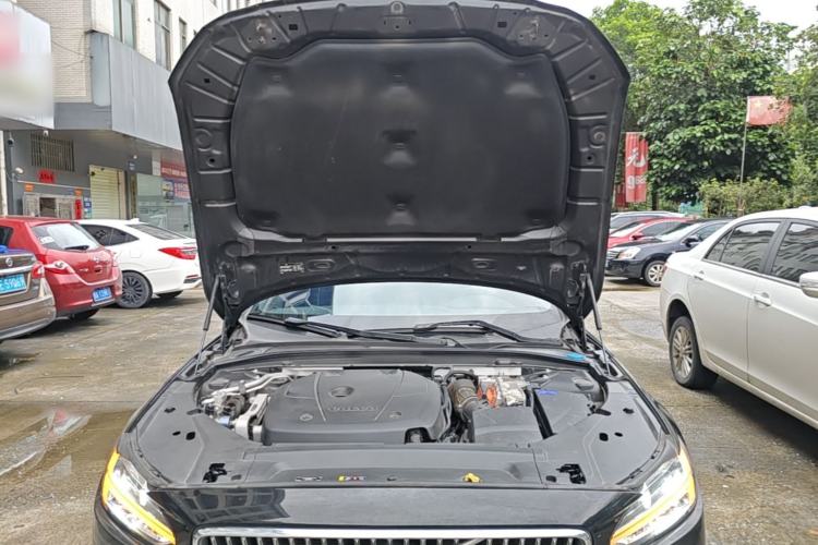 Used Volvo S90 New Energy 2022 T8 eDrive Hybrid Luxury Edition Engine Bay