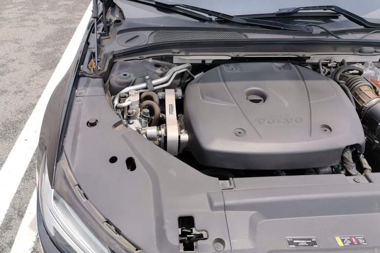 Used Volvo S90 New Energy 2022 T8 eDrive Hybrid Luxury Edition Engine Bay Right