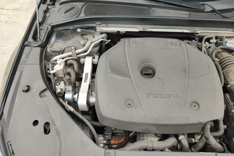 Used Volvo S90 New Energy 2022 T8 eDrive Hybrid Luxury Edition Engine Bay Right