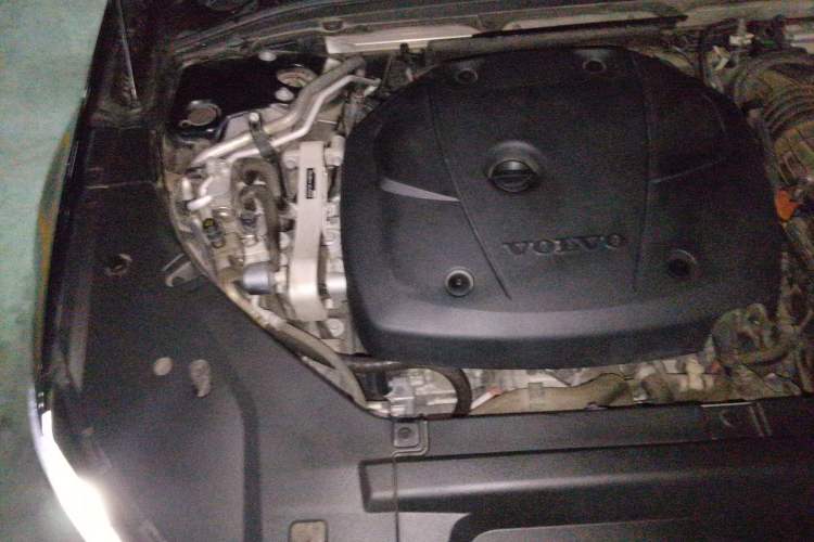 Used Volvo S90 New Energy 2022 T8 eDrive Hybrid Luxury Edition Engine Bay Right