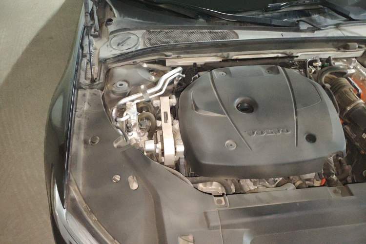Used Volvo S90 New Energy 2022 T8 eDrive Hybrid Luxury Edition Engine Bay Right