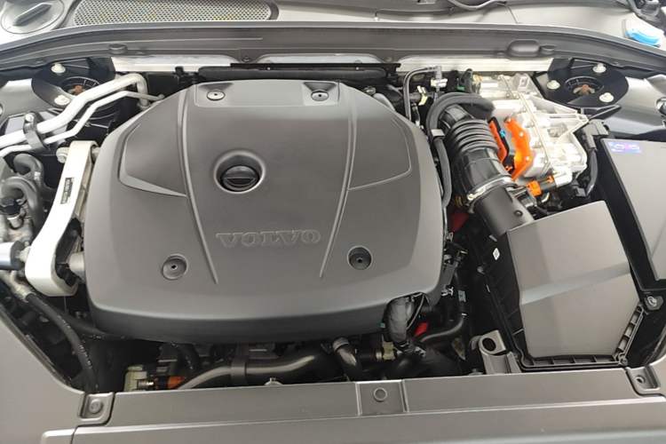Used Volvo S90 New Energy 2022 T8 eDrive Hybrid Luxury Edition Engine Bay