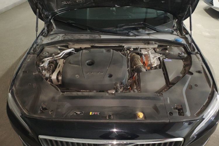 Used Volvo S90 New Energy 2022 T8 eDrive Hybrid Luxury Edition Engine Bay