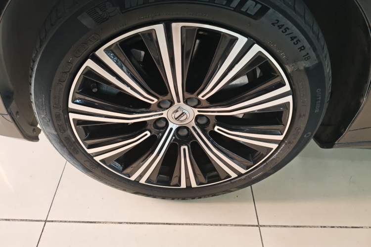 Used Volvo S90 New Energy 2022 Restyled T8 E-Drive Hybrid Zhiyi Luxury Edition Exterior 1