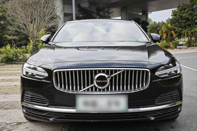 Used Volvo S90 New Energy 2022 Restyled T8 E-Drive Hybrid Zhiyi Luxury Edition Exterior 3