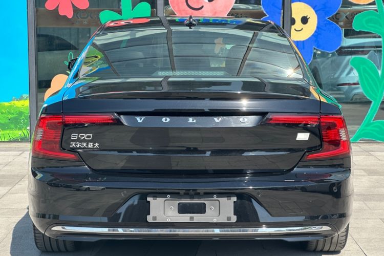 Used Volvo S90 New Energy 2022 T8 eDrive Hybrid Luxury Edition Exterior 4