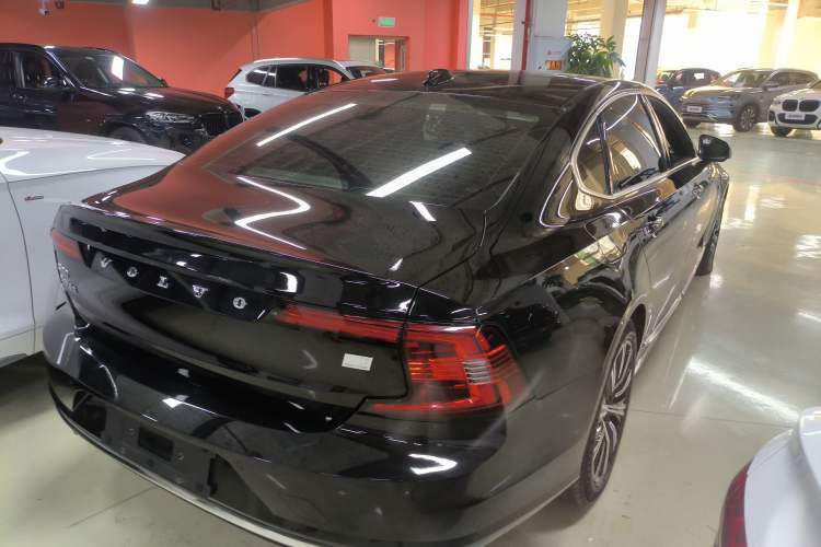 Used Volvo S90 New Energy 2022 Restyled T8 E-Drive Hybrid Zhiyi Luxury Edition Exterior 5