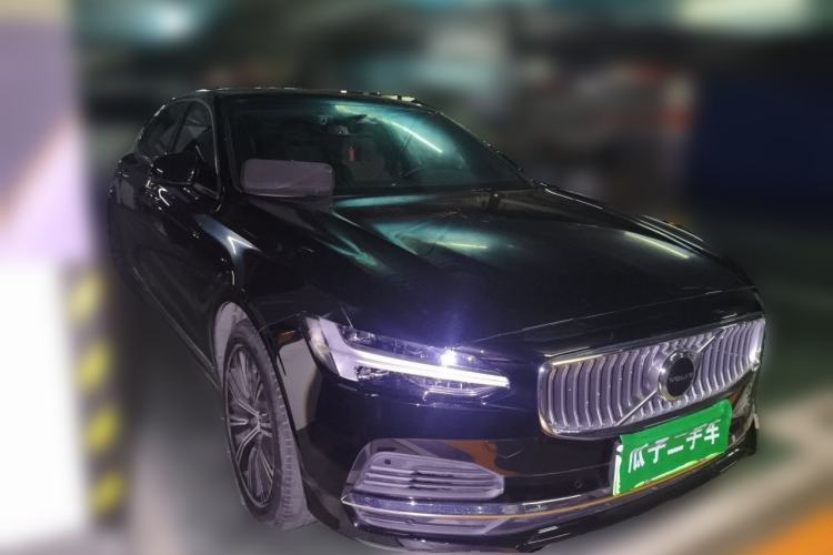 Used Volvo S90 New Energy 2022 T8 eDrive Hybrid Luxury Edition Front Right 45 Deg
