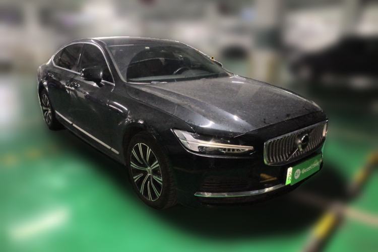 Used Volvo S90 New Energy 2022 T8 eDrive Hybrid Luxury Edition Front Right 45 Deg