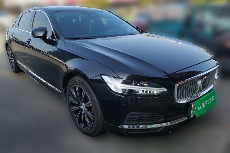 Used Volvo S90 New Energy 2022 Restyled T8 E-Drive Hybrid Zhiyi Luxury Edition Front Right 45 Deg