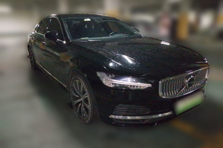 Used Volvo S90 New Energy 2022 T8 eDrive Hybrid Luxury Edition Front Right 45 Deg