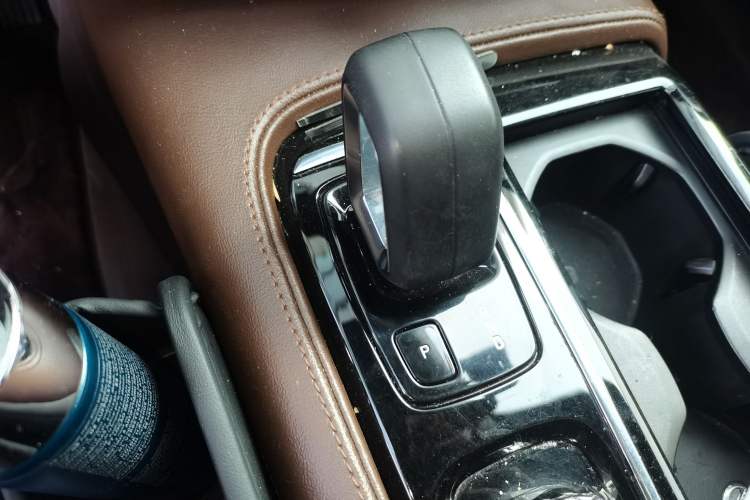 Used Volvo S90 New Energy 2022 Restyled T8 E-Drive Hybrid Zhiyi Luxury Edition Gear Lever