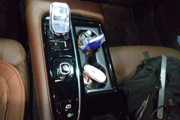 Used Volvo S90 New Energy 2022 T8 eDrive Hybrid Luxury Edition Gear Lever