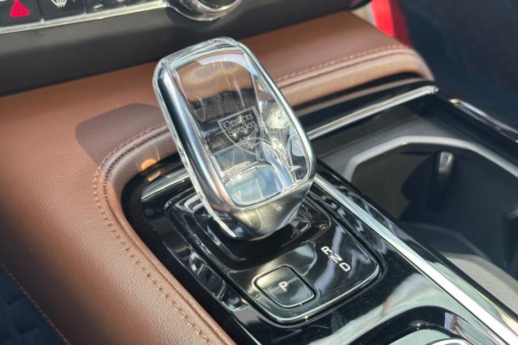 Used Volvo S90 New Energy 2022 T8 eDrive Hybrid Luxury Edition Gear Lever