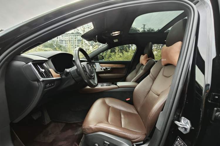 Used Volvo S90 New Energy 2022 Restyled T8 E-Drive Hybrid Zhiyi Luxury Edition Interior 2