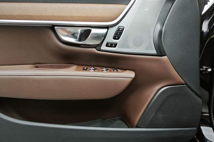 Used Volvo S90 New Energy 2022 Restyled T8 E-Drive Hybrid Zhiyi Luxury Edition Interior 4