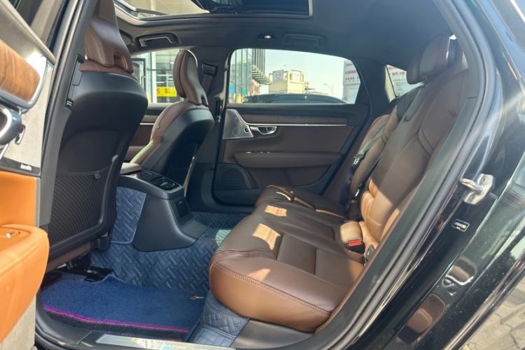 Used Volvo S90 New Energy 2022 T8 eDrive Hybrid Luxury Edition Interior 4