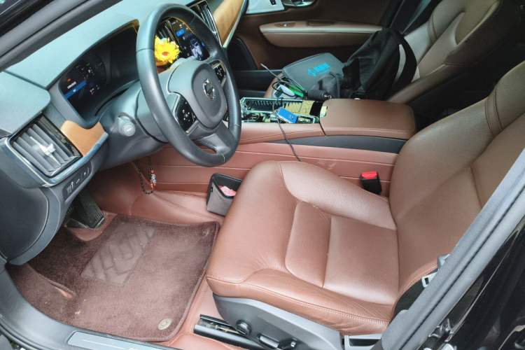 Used Volvo S90 New Energy 2022 T8 eDrive Hybrid Luxury Edition Left Front Seat