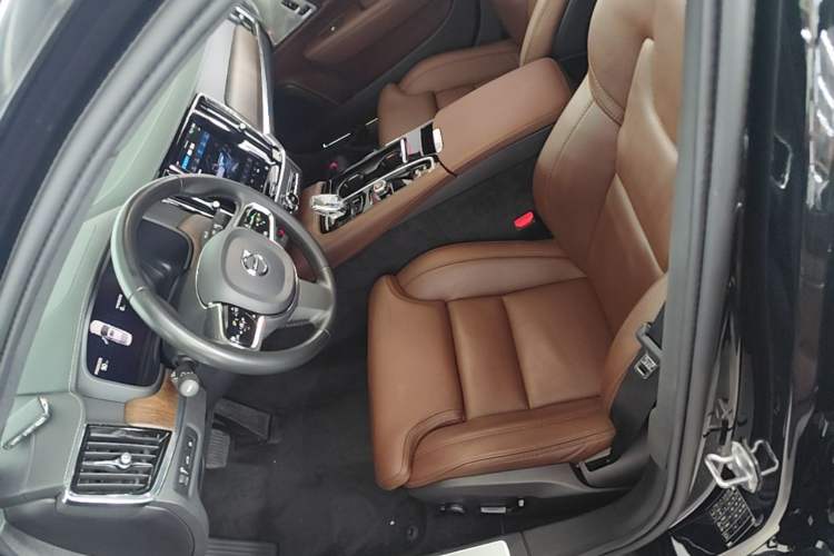 Used Volvo S90 New Energy 2022 T8 eDrive Hybrid Luxury Edition Left Front Seat