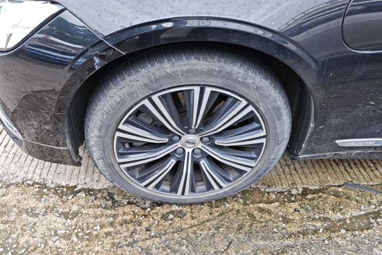 Used Volvo S90 New Energy 2022 T8 eDrive Hybrid Luxury Edition Left Front Wheel Hub