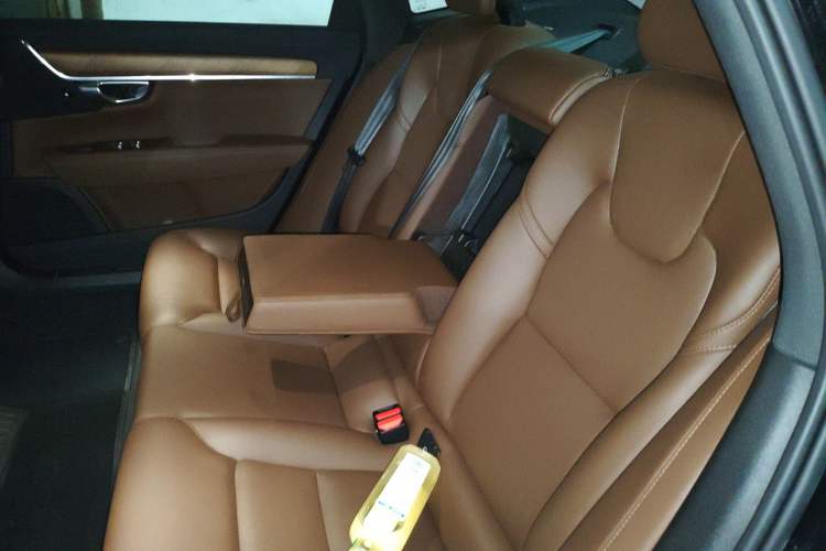 Used Volvo S90 New Energy 2022 T8 eDrive Hybrid Luxury Edition Left Rear Seat