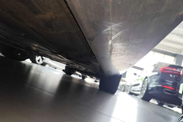 Used Volvo S90 New Energy 2022 T8 eDrive Hybrid Luxury Edition Left Side Sill
