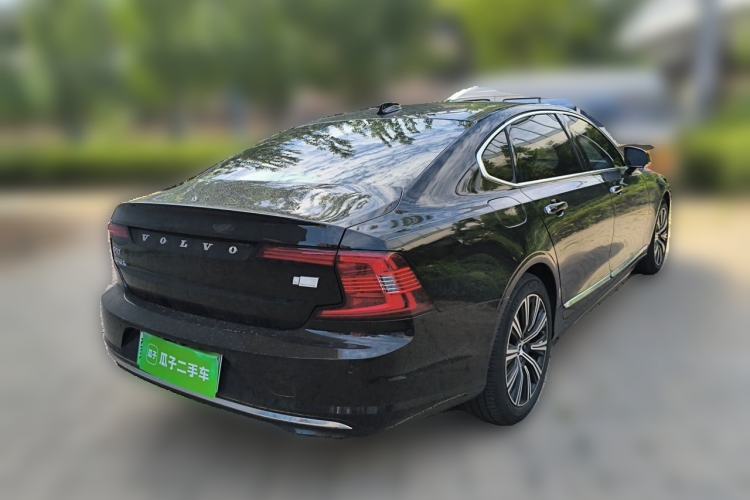 Used Volvo S90 New Energy 2022 T8 eDrive Hybrid Luxury Edition Rear Right 45 Deg
