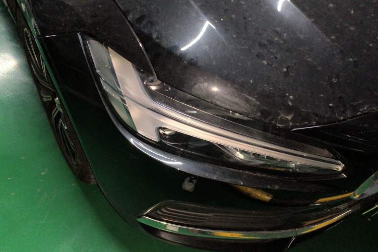 Used Volvo S90 New Energy 2022 T8 eDrive Hybrid Luxury Edition Right Front Headlight