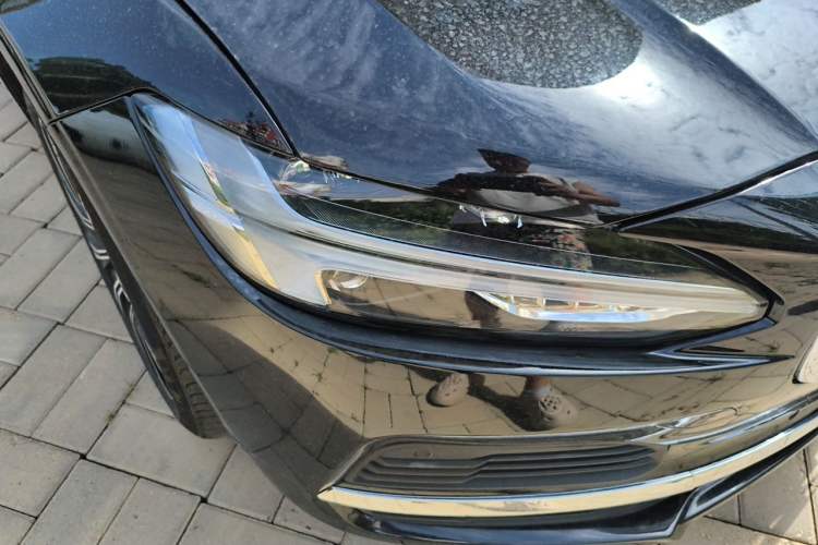 Used Volvo S90 New Energy 2022 T8 eDrive Hybrid Luxury Edition Right Front Headlight