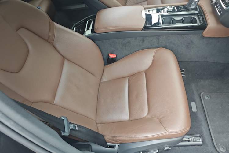Used Volvo S90 New Energy 2022 T8 eDrive Hybrid Luxury Edition Right Front Seat