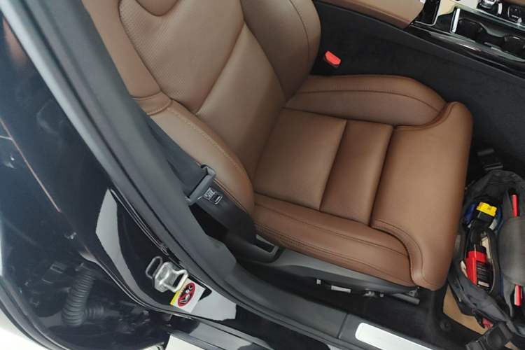 Used Volvo S90 New Energy 2022 T8 eDrive Hybrid Luxury Edition Right Front Seat