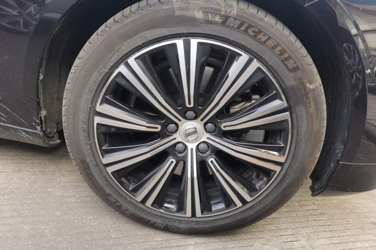 Used Volvo S90 New Energy 2022 Restyled T8 E-Drive Hybrid Zhiyi Luxury Edition Right Front Wheel Hub