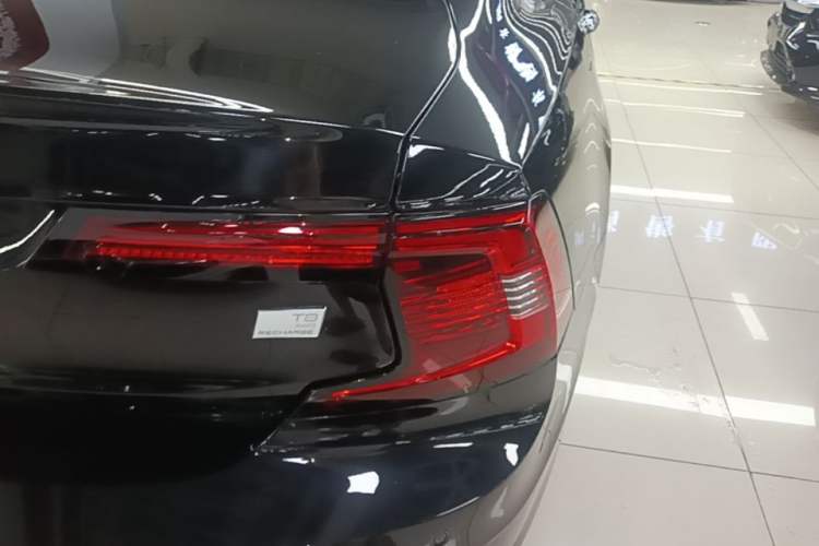 Used Volvo S90 New Energy 2022 T8 eDrive Hybrid Luxury Edition Right Rear Taillight