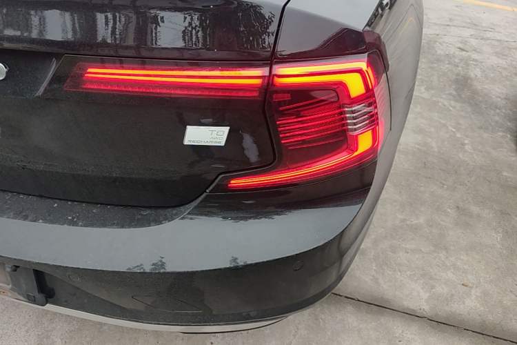 Used Volvo S90 New Energy 2022 Restyled T8 E-Drive Hybrid Zhiyi Luxury Edition Right Rear Taillight