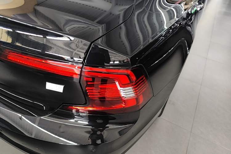 Used Volvo S90 New Energy 2022 T8 eDrive Hybrid Luxury Edition Right Rear Taillight