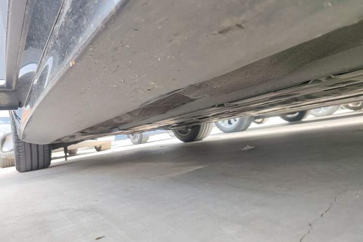 Used Volvo S90 New Energy 2022 T8 eDrive Hybrid Luxury Edition Right Side Sill