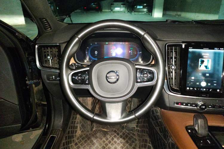 Used Volvo S90 New Energy 2022 T8 eDrive Hybrid Luxury Edition Steering Wheel