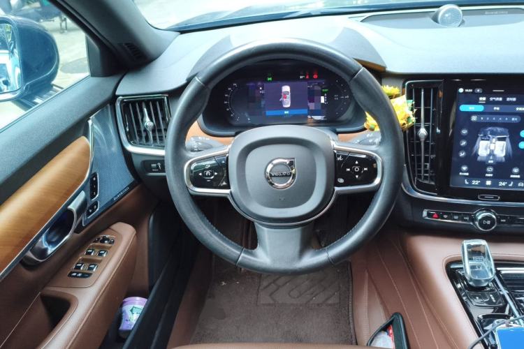 Used Volvo S90 New Energy 2022 T8 eDrive Hybrid Luxury Edition Steering Wheel