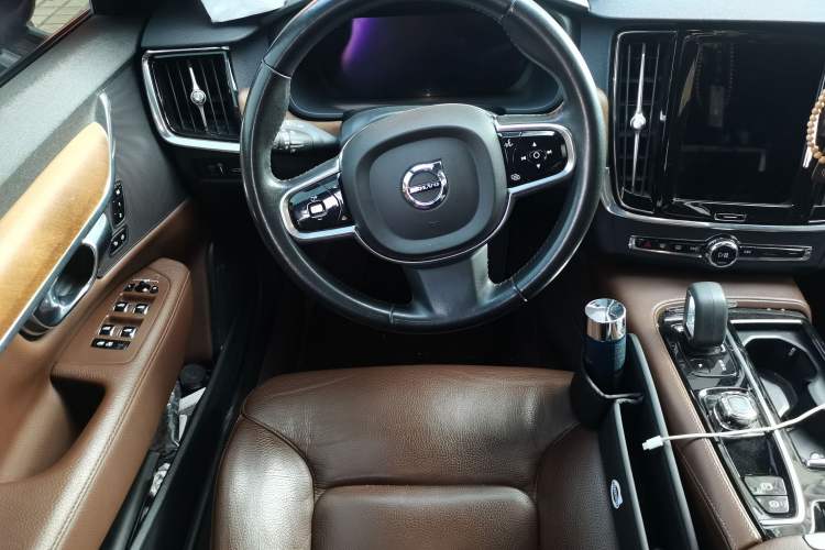 Used Volvo S90 New Energy 2022 Restyled T8 E-Drive Hybrid Zhiyi Luxury Edition Steering Wheel