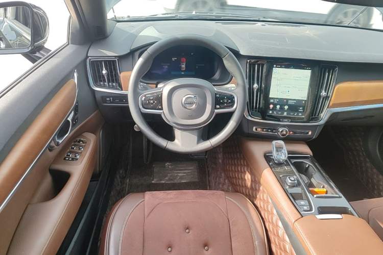 Used Volvo S90 New Energy 2022 T8 eDrive Hybrid Luxury Edition Steering Wheel