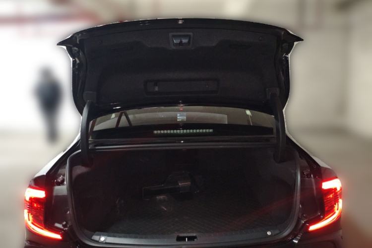 Used Volvo S90 New Energy 2022 T8 eDrive Hybrid Luxury Edition Trunk