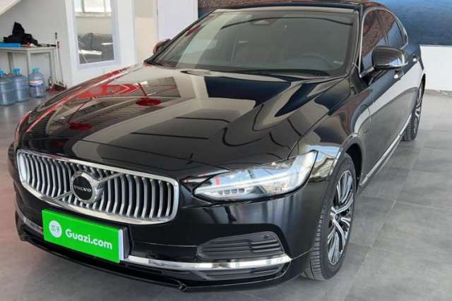 Ojetý Volvo S90 New Energy 2022 T8 eDrive Hybrid Luxury Edition